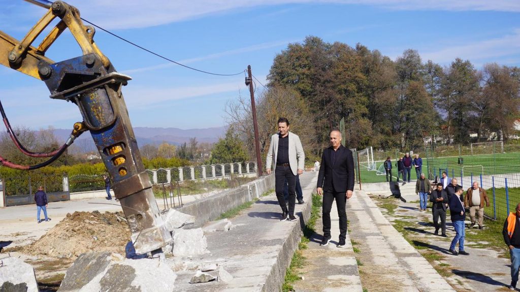 Stadiumi i Vëllazërimit në Kërçovë me tribunë me standarde ndërkombëtare